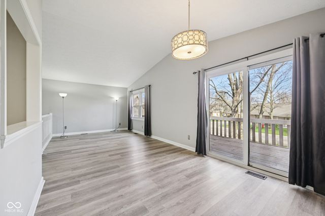 7449 Prairie Lake Drive, Indianapolis, IN 46256