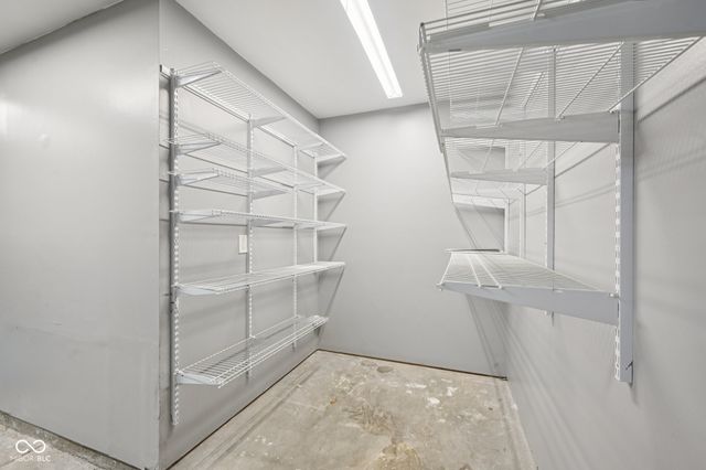 7449 Prairie Lake Drive, Indianapolis, IN 46256