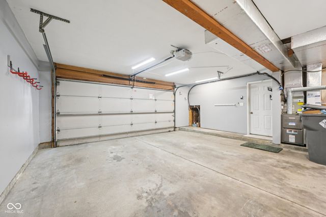 7449 Prairie Lake Drive, Indianapolis, IN 46256