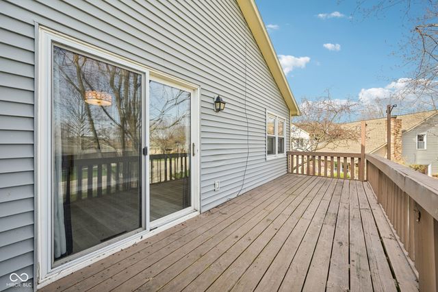 7449 Prairie Lake Drive, Indianapolis, IN 46256