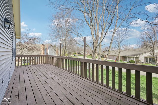 7449 Prairie Lake Drive, Indianapolis, IN 46256