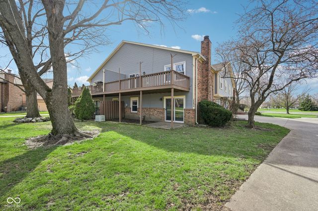7449 Prairie Lake Drive, Indianapolis, IN 46256