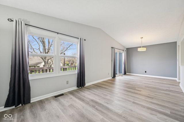 7449 Prairie Lake Drive, Indianapolis, IN 46256