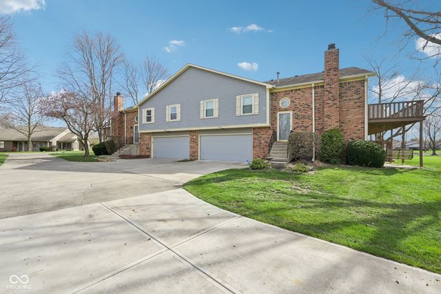 7449 Prairie Lake Drive, Indianapolis, IN 46256