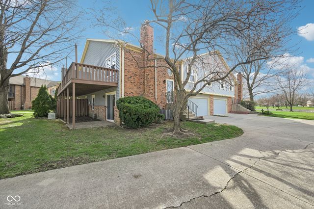 7449 Prairie Lake Drive, Indianapolis, IN 46256
