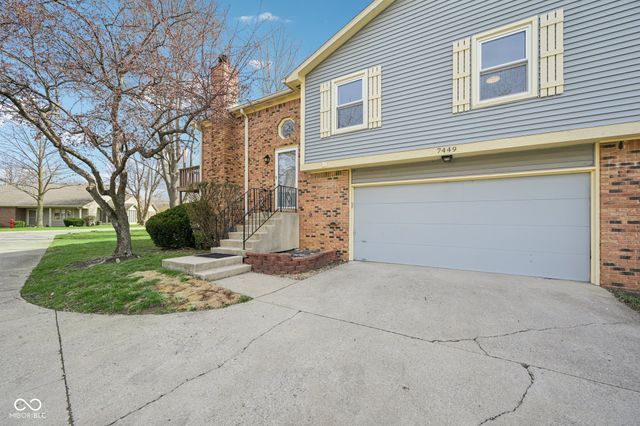 7449 Prairie Lake Drive, Indianapolis, IN 46256