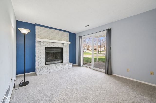 7449 Prairie Lake Drive, Indianapolis, IN 46256