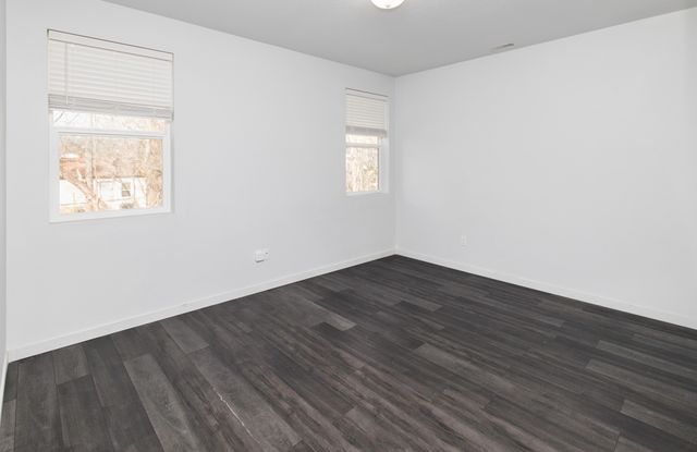 1266 E 36th Court, Des Moines, IA 50317