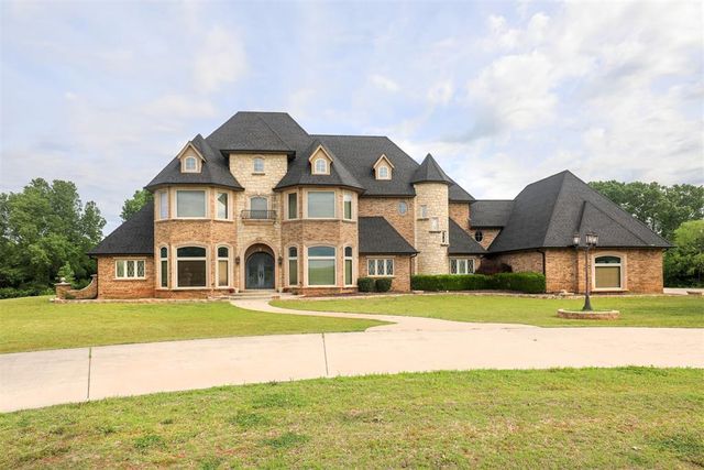 1826 County Road 1210, Tuttle, OK 73089