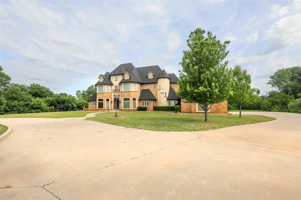 1826 County Road 1210, Tuttle, OK 73089
