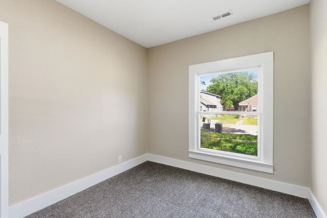 327 Residence St, El Dorado, KS 67042