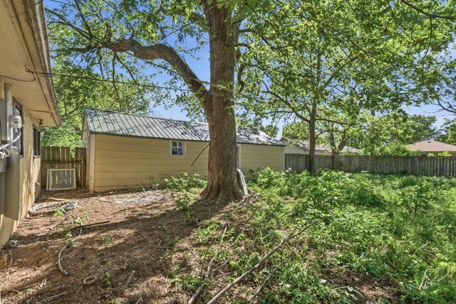 327 Residence St, El Dorado, KS 67042