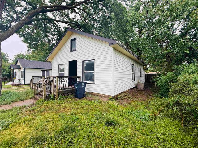 327 Residence St, El Dorado, KS 67042