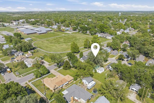 327 Residence St, El Dorado, KS 67042