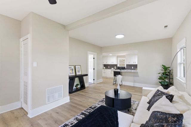 327 Residence St, El Dorado, KS 67042