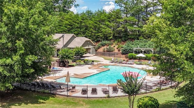 35 Bridgestone Way SE, Cartersville, GA 30120