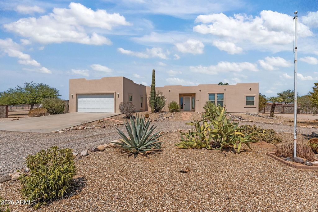 40648 N 251st Avenue, Morristown, AZ 85342 — exterior