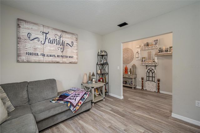 1517 AXEL CIRCLE, Winter Haven, FL 33880