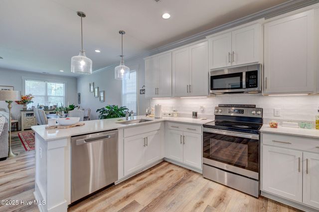 6508 Oak Canopy Drive, Wilmington, NC 28409