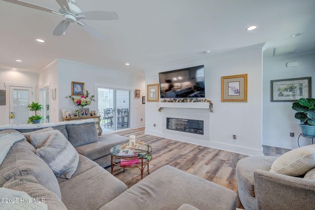 6508 Oak Canopy Drive, Wilmington, NC 28409