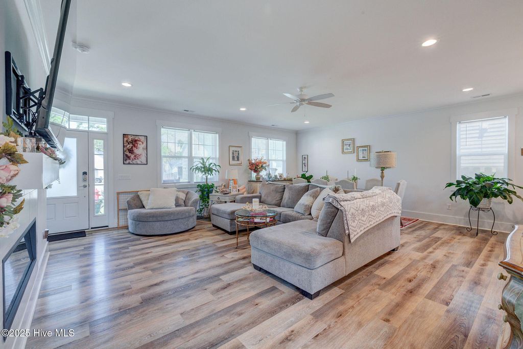 6508 Oak Canopy Drive, Wilmington, NC 28409