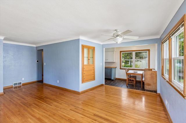 334 Emerson Avenue W, West Saint Paul, MN 55118