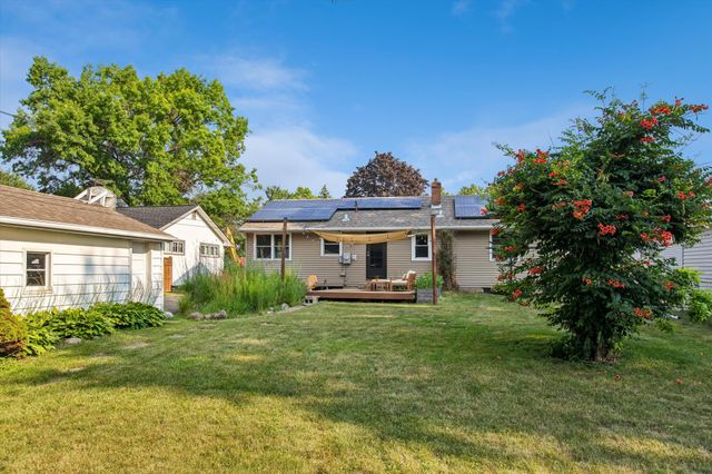 334 Emerson Avenue W, West Saint Paul, MN 55118