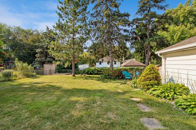 334 Emerson Avenue W, West Saint Paul, MN 55118