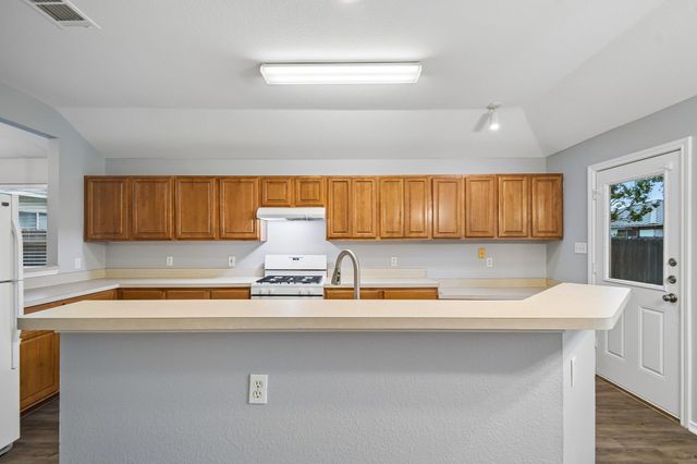 205 Cavalry TRL, Elgin, TX 78621
