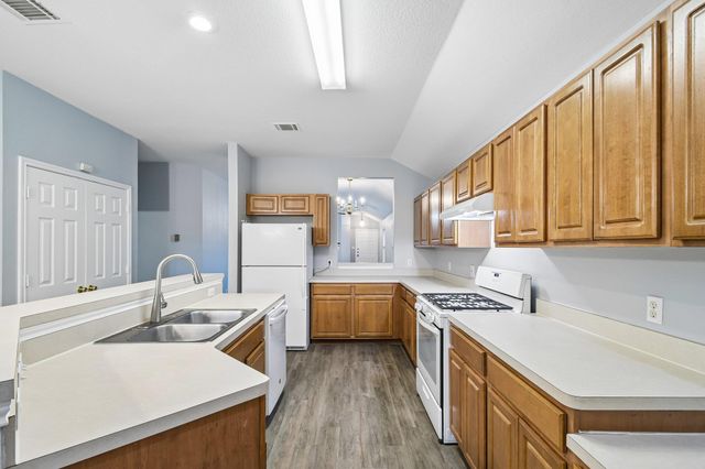 205 Cavalry TRL, Elgin, TX 78621