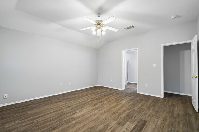 205 Cavalry TRL, Elgin, TX 78621
