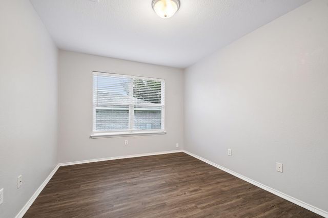 205 Cavalry TRL, Elgin, TX 78621
