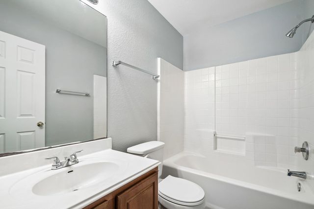 205 Cavalry TRL, Elgin, TX 78621