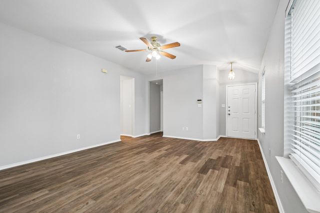 205 Cavalry TRL, Elgin, TX 78621