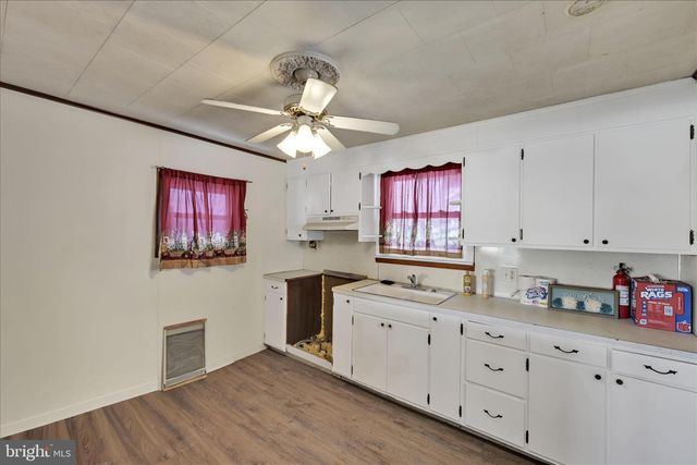 20 W SAVORY ST, Pottsville, PA 17901