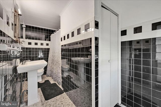 20 W SAVORY ST, Pottsville, PA 17901