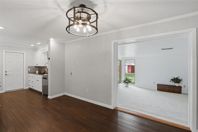 703 Crestmoor Drive, Moore, OK 73160