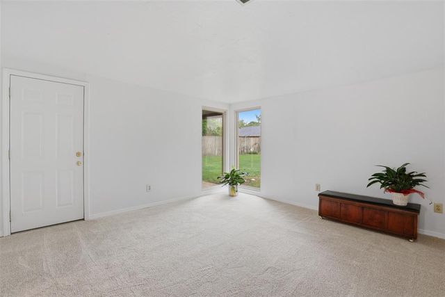 703 Crestmoor Drive, Moore, OK 73160