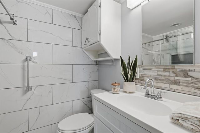 703 Crestmoor Drive, Moore, OK 73160