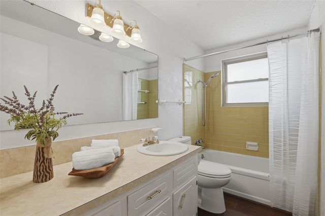 703 Crestmoor Drive, Moore, OK 73160