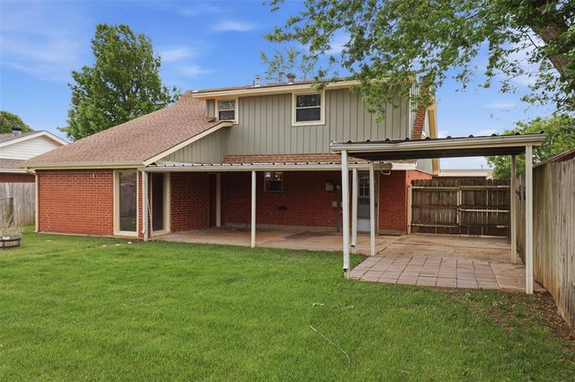 703 Crestmoor Drive, Moore, OK 73160