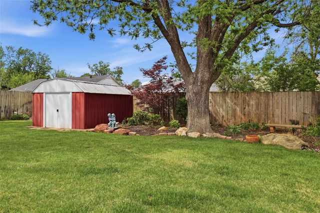 703 Crestmoor Drive, Moore, OK 73160