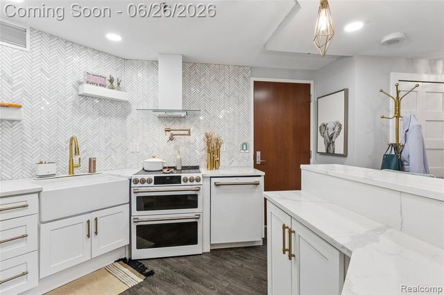 1001 W Jefferson Avenue 300-7H, Detroit, MI 48226