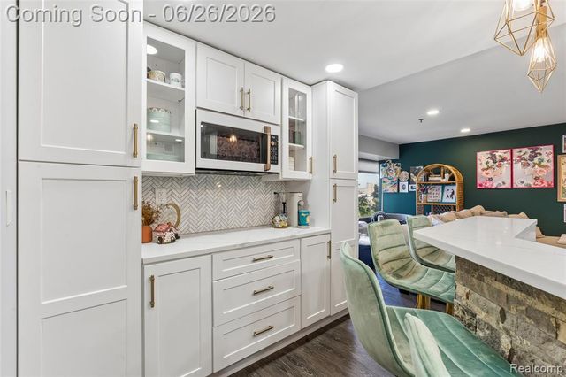 1001 W Jefferson Avenue 300-7H, Detroit, MI 48226