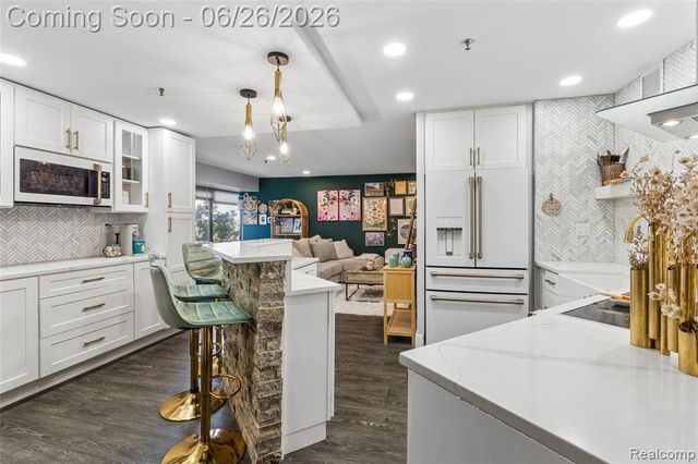 1001 W Jefferson Avenue 300-7H, Detroit, MI 48226