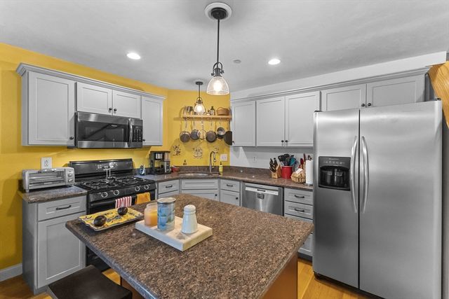 67 N Quinsigamond Ave 18, Shrewsbury, MA 01545