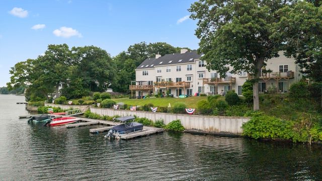 67 N Quinsigamond Ave 18, Shrewsbury, MA 01545