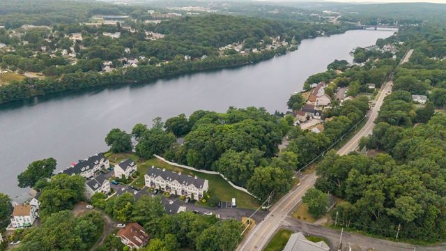 67 N Quinsigamond Ave 18, Shrewsbury, MA 01545