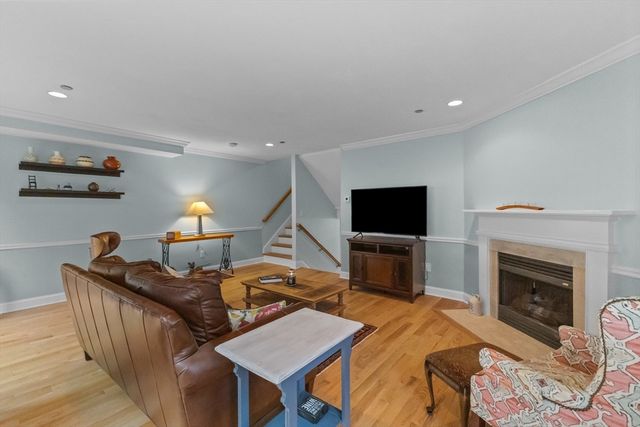 67 N Quinsigamond Ave 18, Shrewsbury, MA 01545