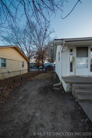 1410 W Danny Street, Claremore, OK 74017